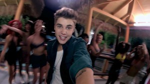 Beauty and a Beat (feat. Nicki Minaj)
