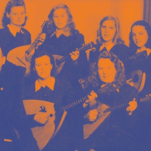 Balalaikkaorkesterin naiset