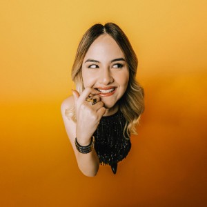 Pero No Tanto by Mar Rendón