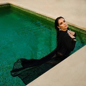 Äiti Teresa (feat. Bizi)