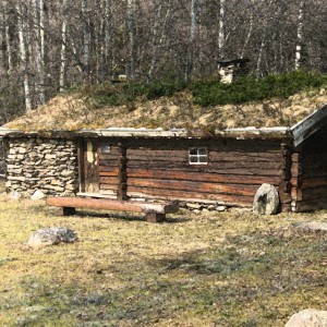 Ringlender i form etter Ingeborg Almås