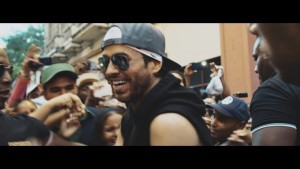 SÚBEME LA RADIO (feat. Descemer Bueno & Zion & Lennox)
