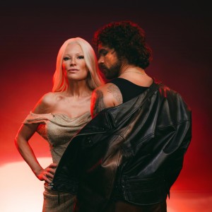 Liekinheitin by Linda Lampenius & Pete Parkkonen