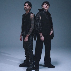 BAJO CERO by Erick Brian & Christopher Vélez