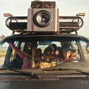 Hora Loca by Rawayana & Monsieur Periné